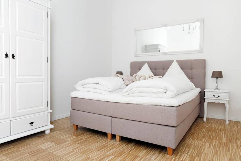 Sc 06 By Rockchair L Superhost Status L 4 Bedrooms Boxspringbeds 2 Bathrooms Balcony Elevator - Cozy Family & Business Flair Welcomes You! Appartamento Berlino