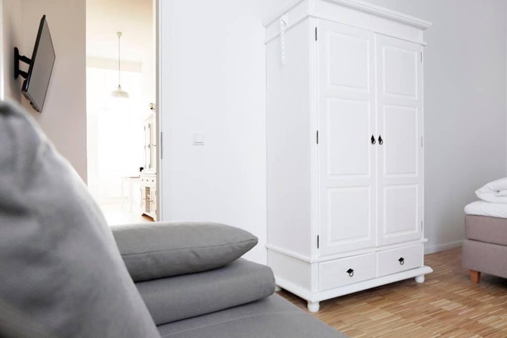 Sc 06 By Rockchair L Superhost Status L 4 Bedrooms Boxspringbeds 2 Bathrooms Balcony Elevator - Cozy Family & Business Flair Welcomes You! * Berlino